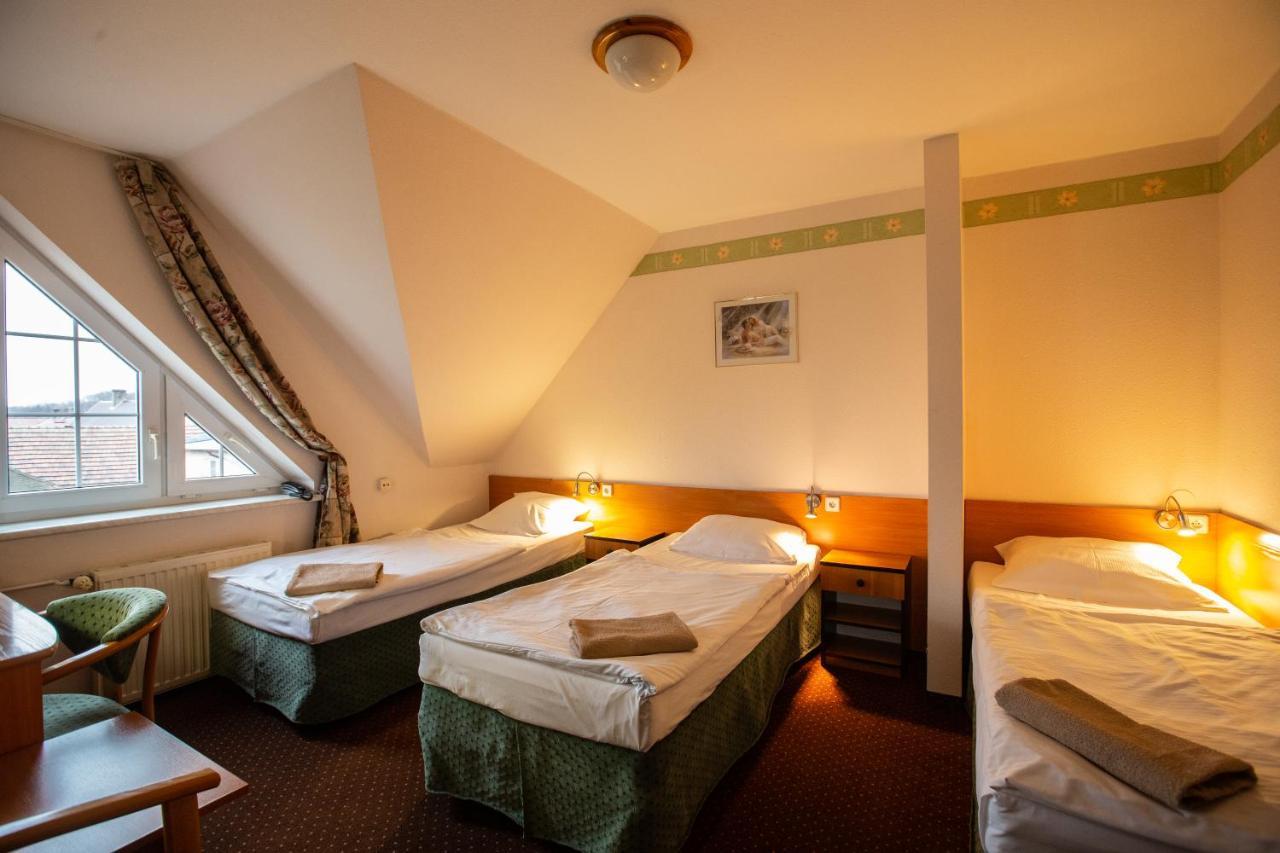 Hotel Margo Cedynia Esterno foto